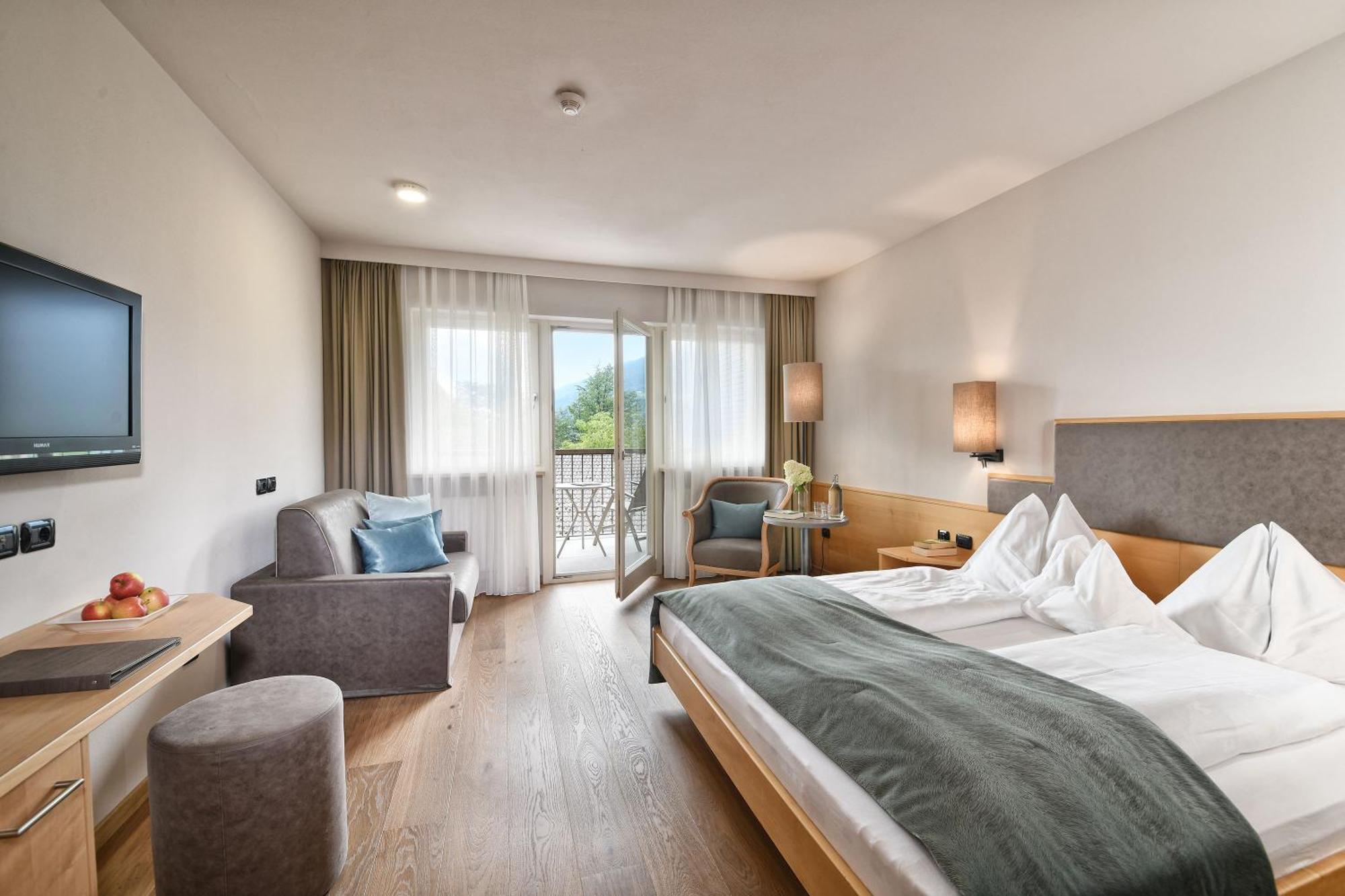 Hotel Das Stachelburg Parcines Bagian luar foto