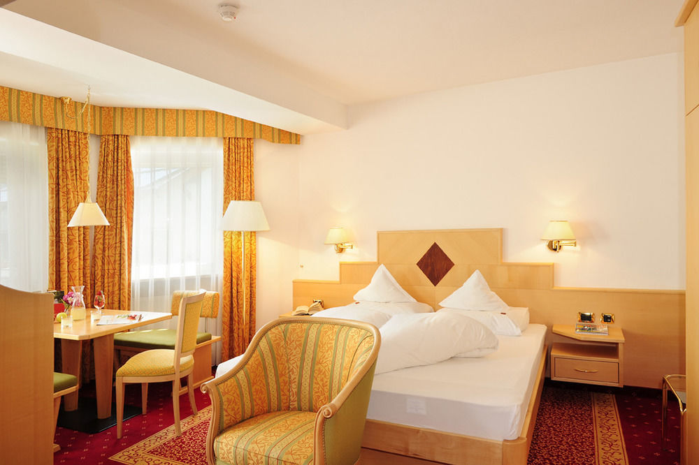 Hotel Das Stachelburg Parcines Bagian luar foto