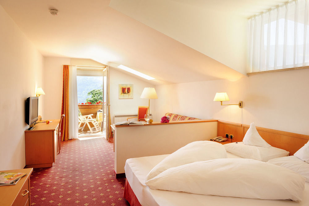 Hotel Das Stachelburg Parcines Bagian luar foto