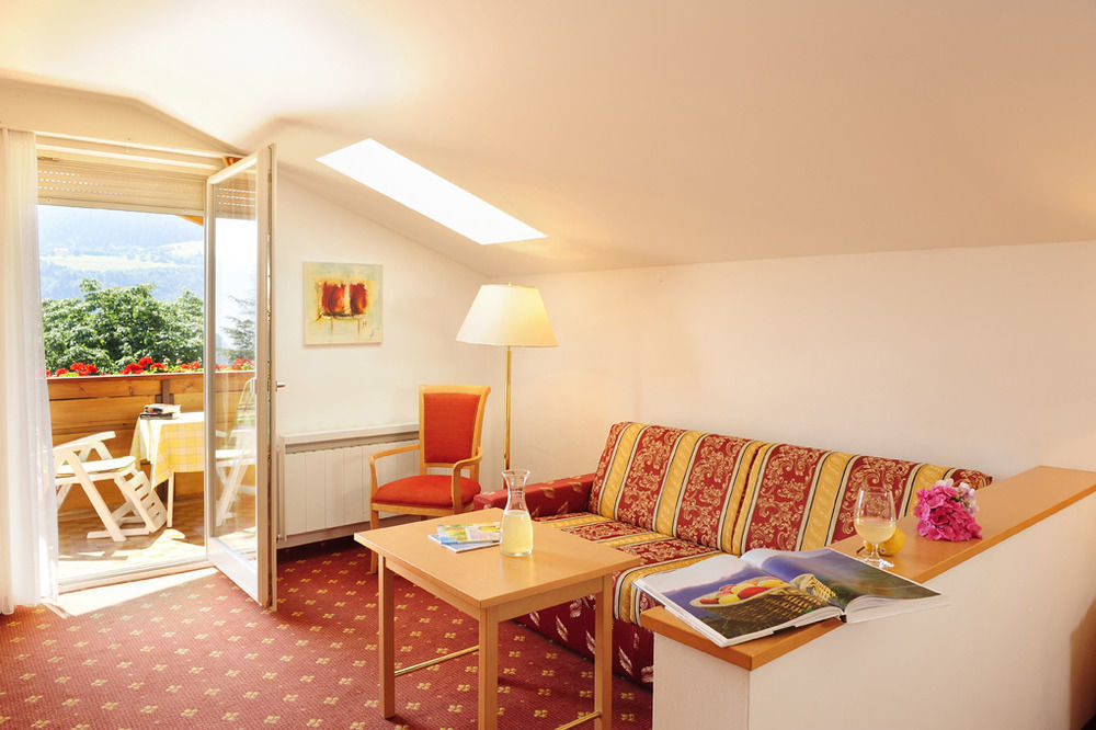 Hotel Das Stachelburg Parcines Bagian luar foto