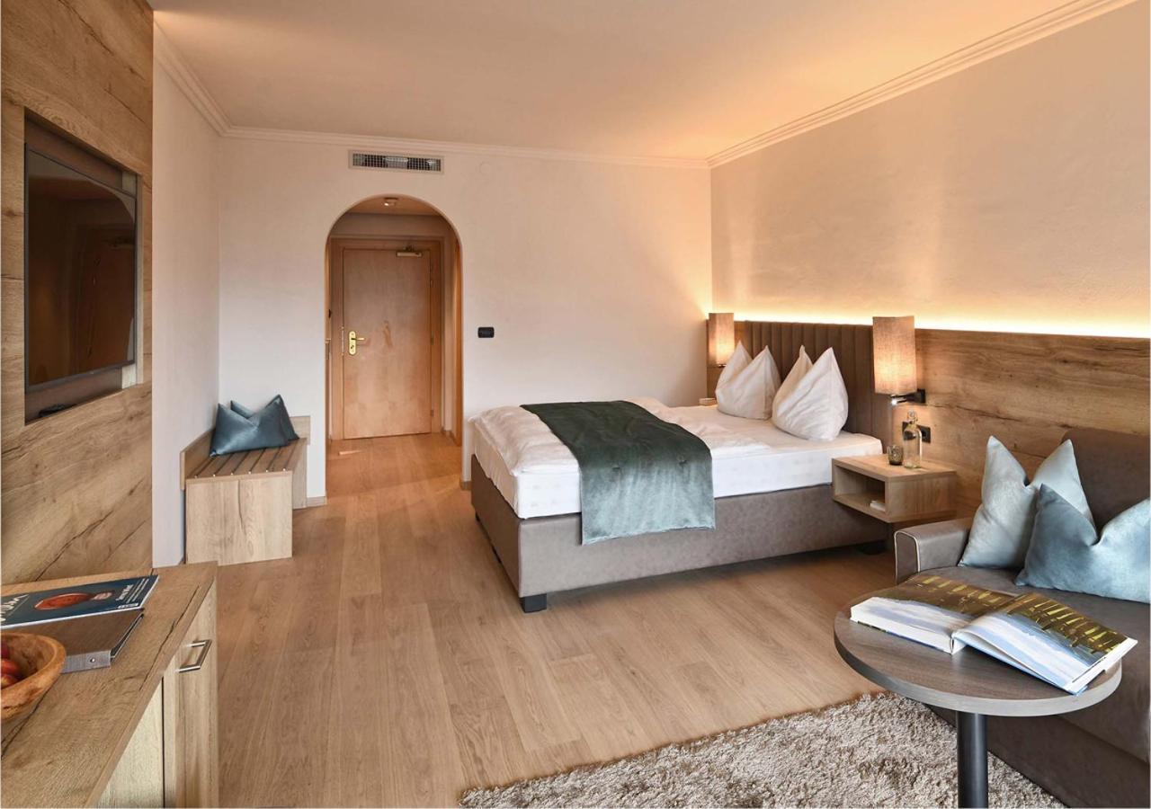 Hotel Das Stachelburg Parcines Bagian luar foto